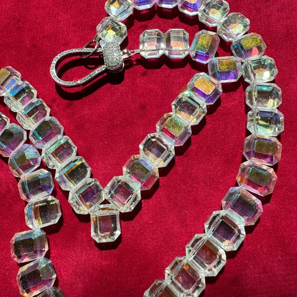 Stunning Aurora Borealis style necklace